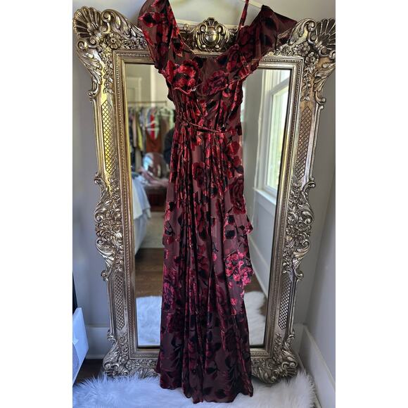 Hutch x RTR Red Velvet Floral Burnout Ruffle Gown Size Medium * - Picture 6 of 9